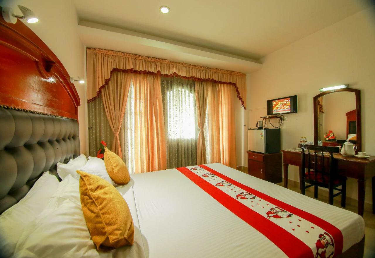 Hotel Meadows International Kizhake Chalakudi Exterior photo
